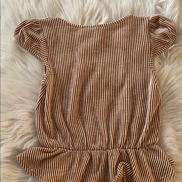 Stripped Tan & White Ribbed Peplum Top Size Small - Picture 2 of 3